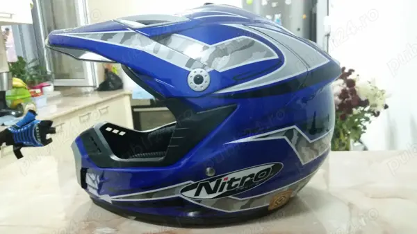 Casca profesionala Enduro Downhill ATV Motocross, model Nitro MX 422, pret 350 lei.