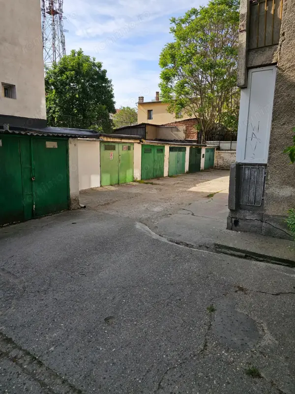 Apartament 2 camere si garaj , Arad