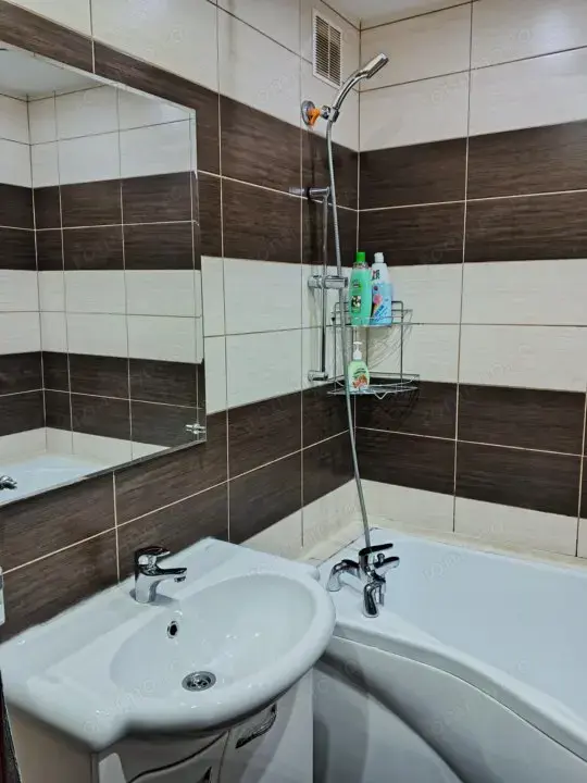 De inchiriat apartament cu o camera in zona Complexului Studentesc