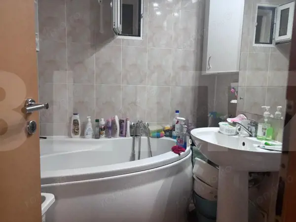 Apartament de vanzare, cu 3 camere, 55 mp, zona Lipovei — fotografia 3