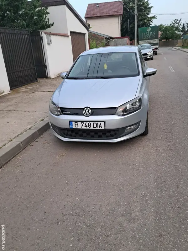 VOLKSWAGEN Polo 2011 — imagine 3