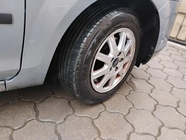 FORD Focus 2005 — imagine 5