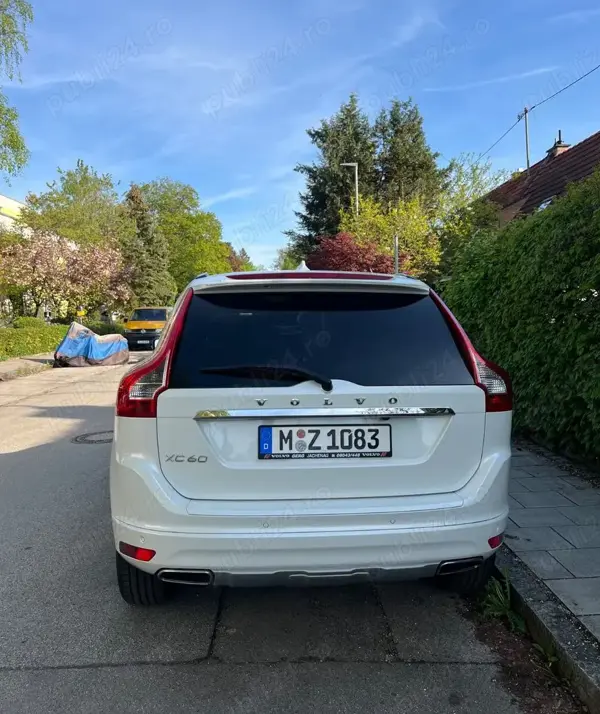 VOLVO XC60 2017 — imagine 9