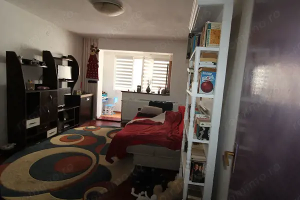 Apartament 3 camere, circular, zona Centrală — fotografia 3