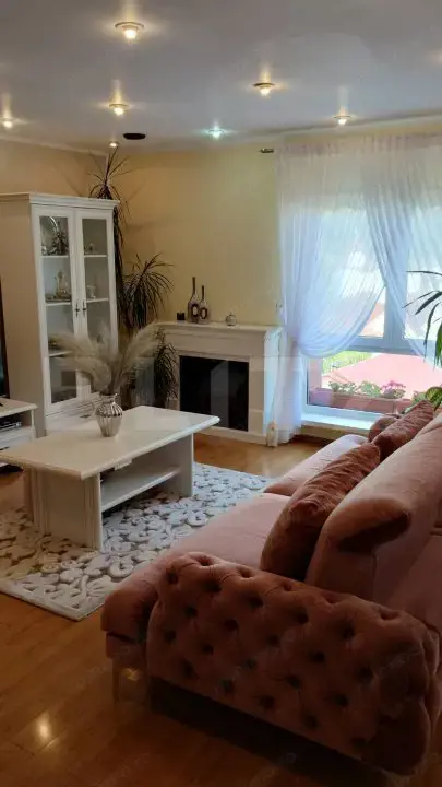 Apartament de vanzare, cu 3 camere, 120 mp, etaj 5, mobilat și utilat — fotografia 1