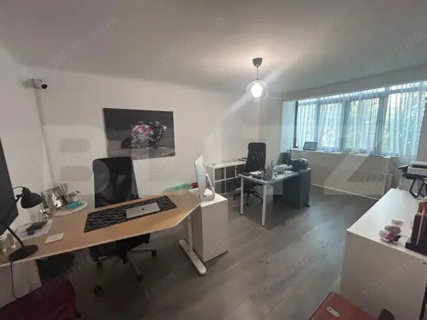 Apartament cu 4 camere, decomandat, etaj 1, 84,45 mp, zona Sara — fotografia 3