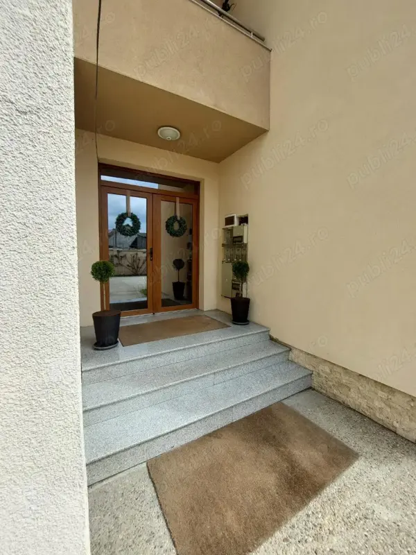 Vânzare apartament elegant , zonă foarte bună Cartier Micălaca , locuri parcare curte — fotografia 2