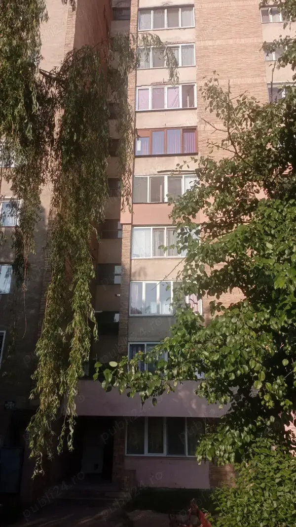 vand apartament 2 camere Petrosani, Hunedoara — fotografia 1