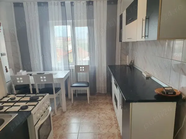 Apartament cu doua camere cu centrala in zona 1 Mai est — fotografia 1