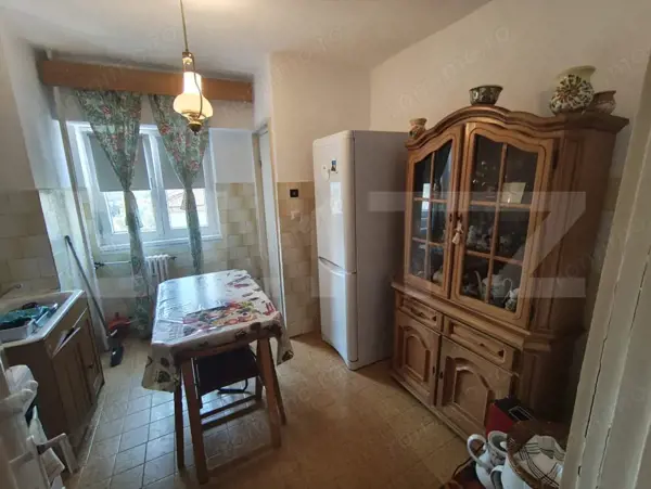 Apartament cu 4 camere, 88 mp, etaj intermediar, pe B-dul Dacia — fotografia 3