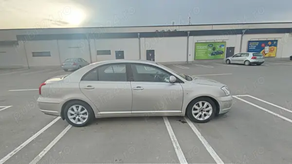 TOYOTA Avensis 2004