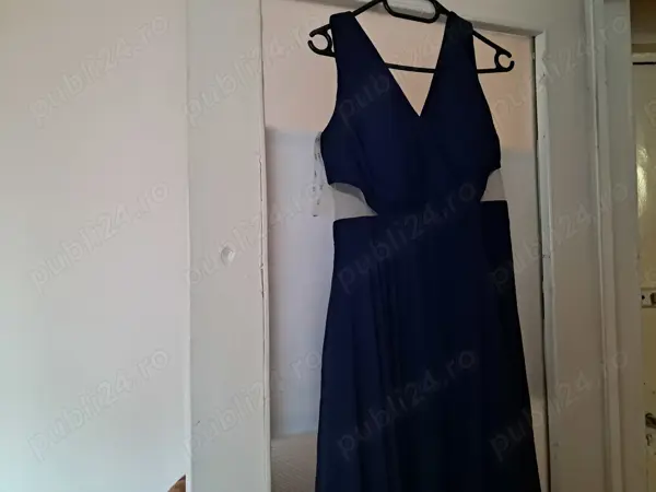 Vand rochie ocazie mărimea 42
