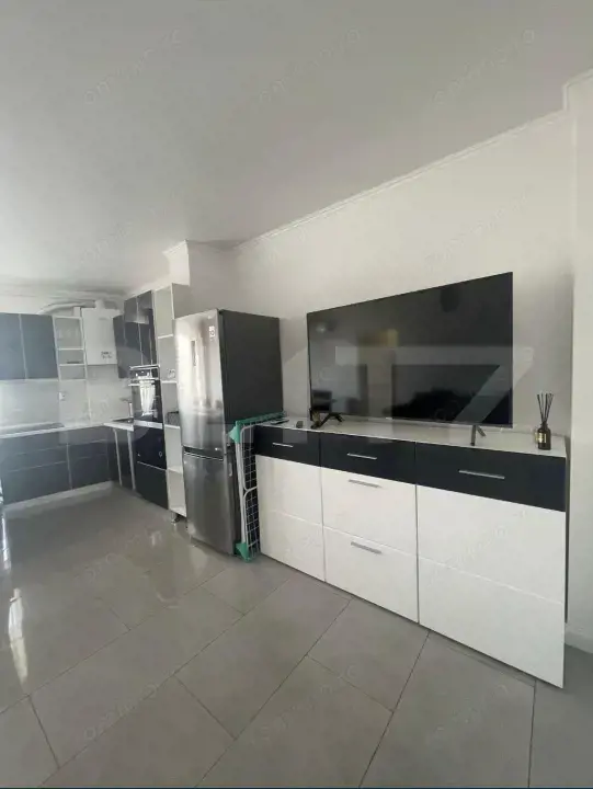 Apartament de vanzare, cu 2 camere, zona semicentral — fotografia 1