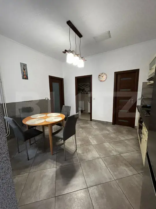 Ultracentral. Doua apartamente la casa , suprafata totala utila 150mp — fotografia 3