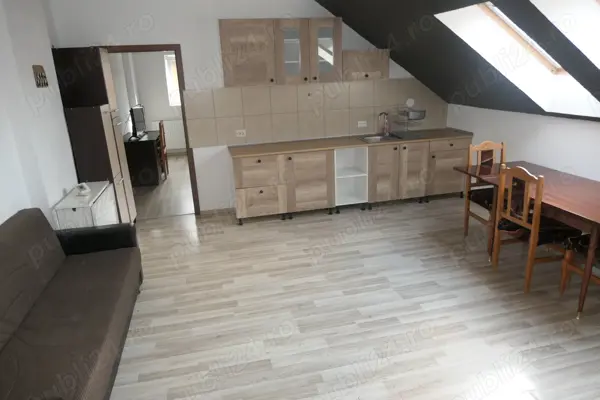 Apartament 3 camere la casă, zona Podgoria, et. 2 — fotografia 1