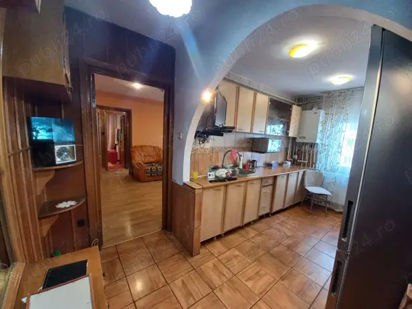 Vând apartament 3 camere Bacău zonă Orizont — fotografia 3
