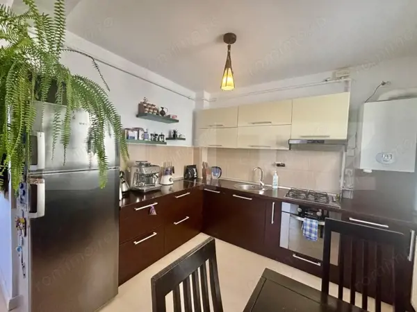 Apartament, 3 camere, 80 mp, 2 bai, parcare, zona Florilor — fotografia 1