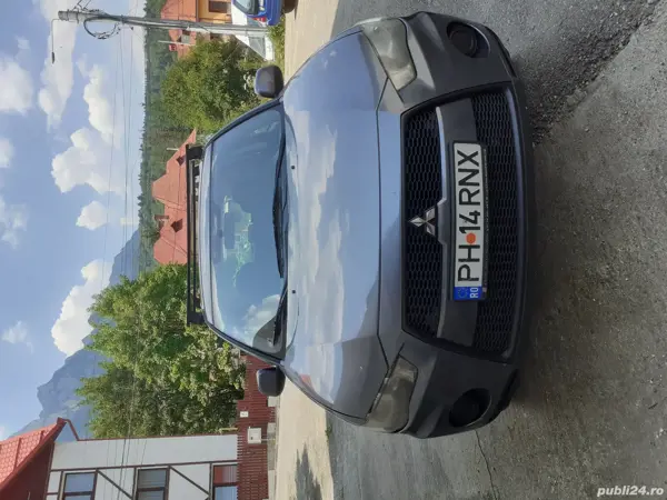 MITSUBISHI Outlander 2011