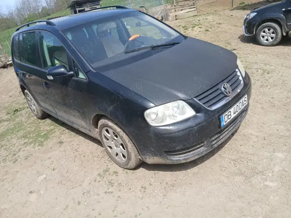 VOLKSWAGEN Touran 2004