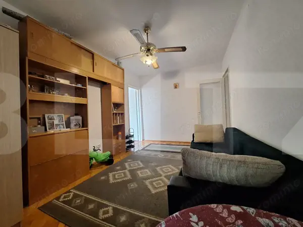 Apartamet de vanzare, cu 3 camere, 46 mp, zona Sagului-SHOPPING CITY — fotografia 3