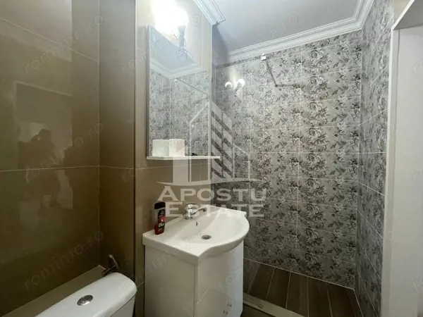 Apartament cu 2 camere, decomandat, renovat, zona Dambovita — fotografia 3