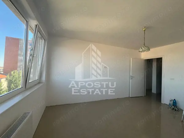 Apartament cu 2 camere, decomandat, renovat, zona Dambovita — fotografia 1