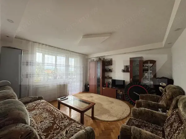 Apartament de vanzare, cu 3 camere decomandat, 61 mp, zona Progresul — fotografia 1