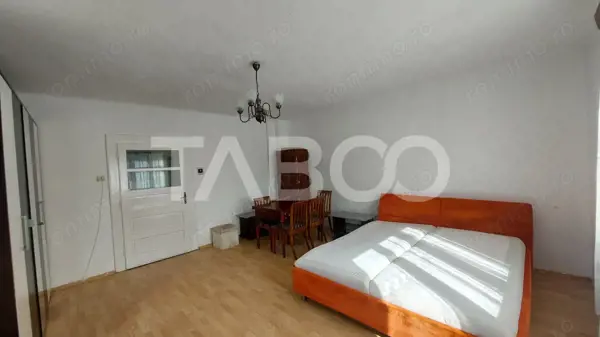 Apartament la casa de vanzare 2 camere curte 140 mp zona Turnisor — fotografia 3