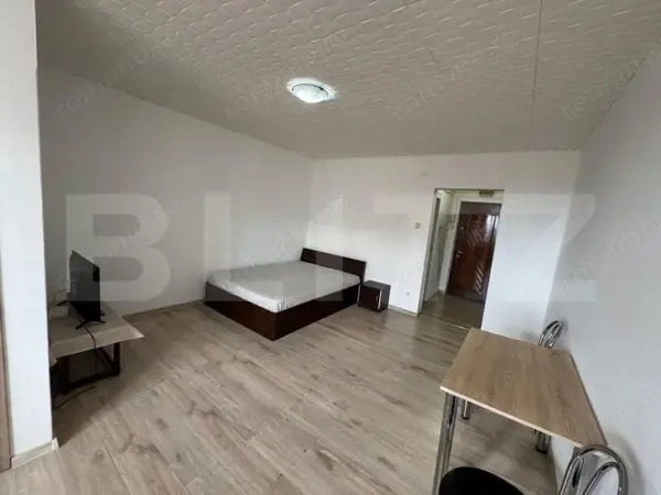 Garsoniera 32mp , Brazda lui Novac, Zona pietei din brazda — fotografia 1