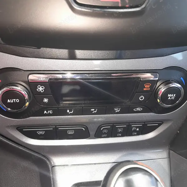 FORD Focus 2011 — imagine 4