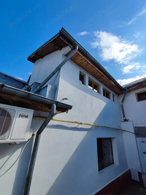 Casă P+1 cu spatiu comercial stradal si 4 unități locative separate Buzau-str. Patriei