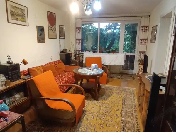 7 Noiembrie - Vanzare ap. 3 camere - Str. C-tin Romanu Vivu — fotografia 3