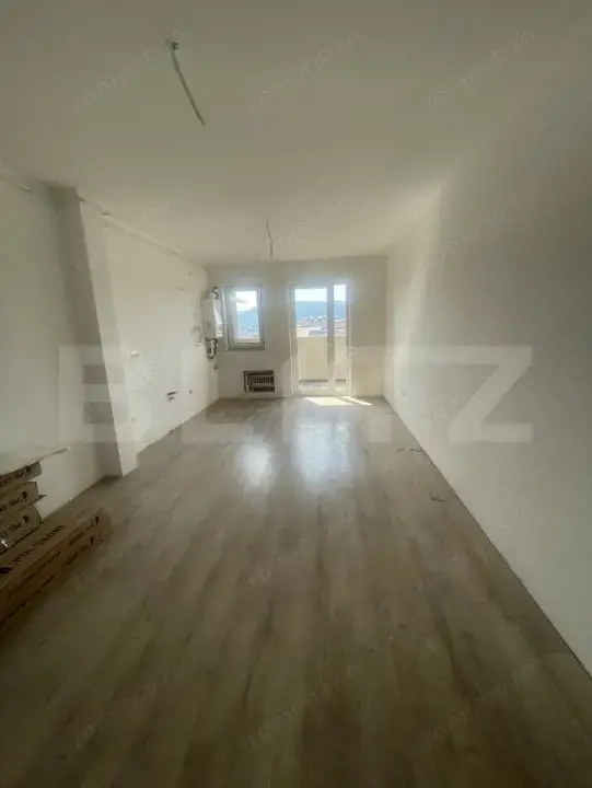 Apartament de vanzare, cu 3 camere, balcon mare, panoramă superbă, complex nou — fotografia 2