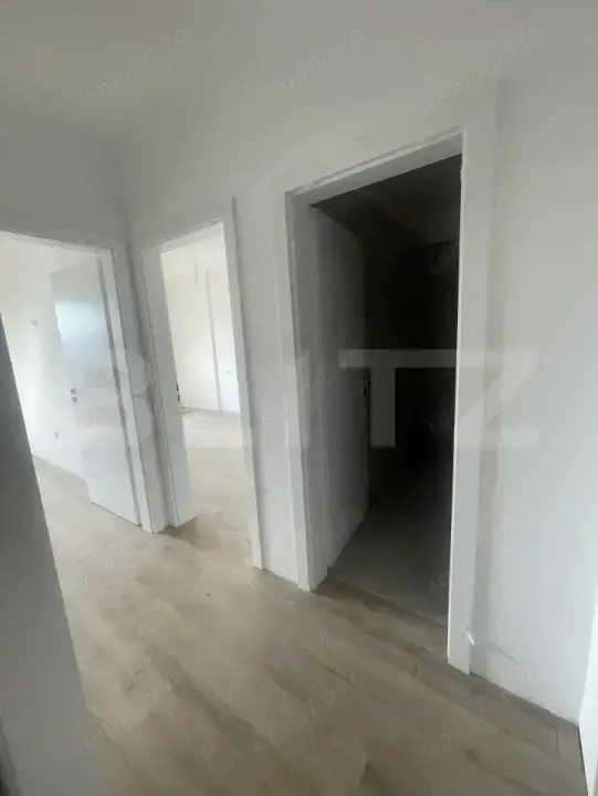 Apartament de vanzare, cu 3 camere, balcon mare, panoramă superbă, complex nou — fotografia 1