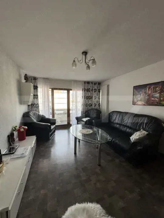 Apartament de vanzare, cu 4 camere, 92 mp, zona ultracentrala — fotografia 1