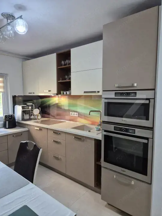 Apartament 4 camere, 80 mp, 2 balcoane, renovat, zona Mănăștur — fotografia 2