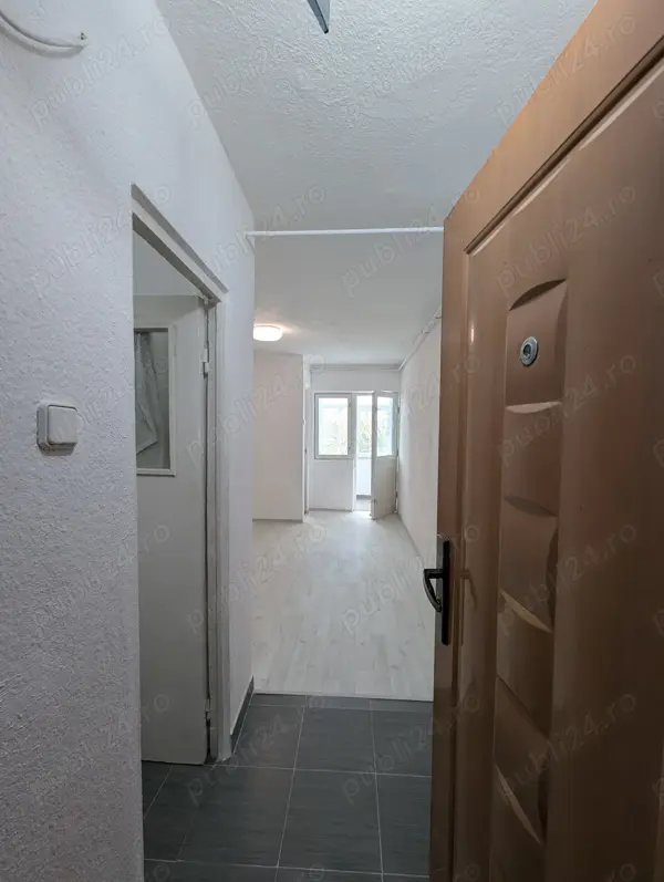 Vând garsoniera in Targoviște, str. Laminorului.