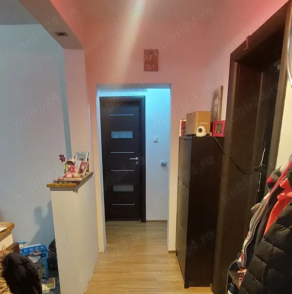 De vânzare! Apartament 3 camere în zona centrală Onești Str. General Radu R. Rosetti — fotografia 1