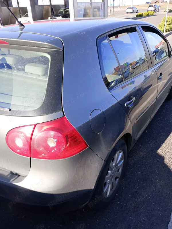 Vând Volkswagen Golf 5