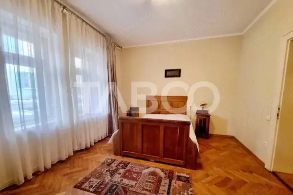 Apartament de vanzare 2 camere 2 bai 2 pivnite Sibiu Centrul Istoric — fotografia 1