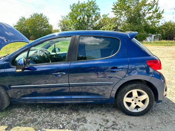PEUGEOT 207 2011