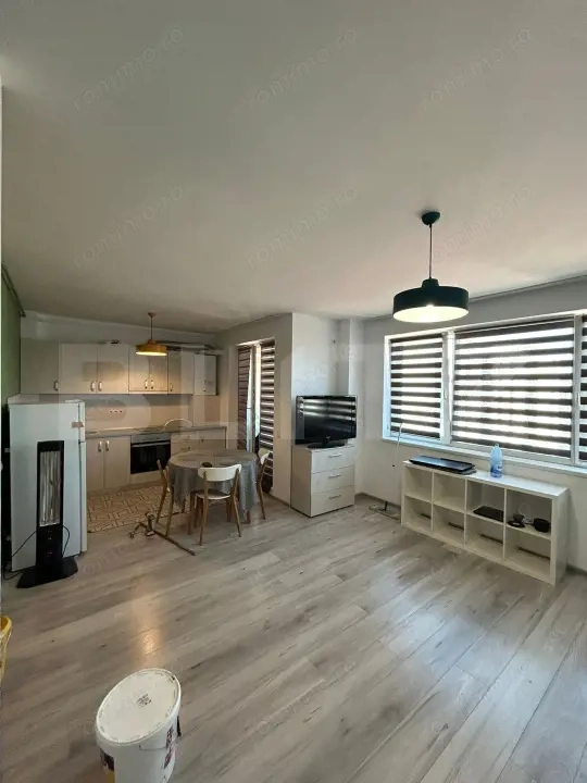 Studio 43 mp, Balcon, Nisa de Dormit, Parcul Feroviarilor, Semicentral — fotografia 1