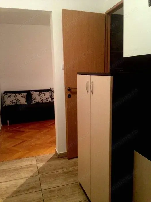 Apartament cu 2 camere semidecomandat, etaj 3 Dacia