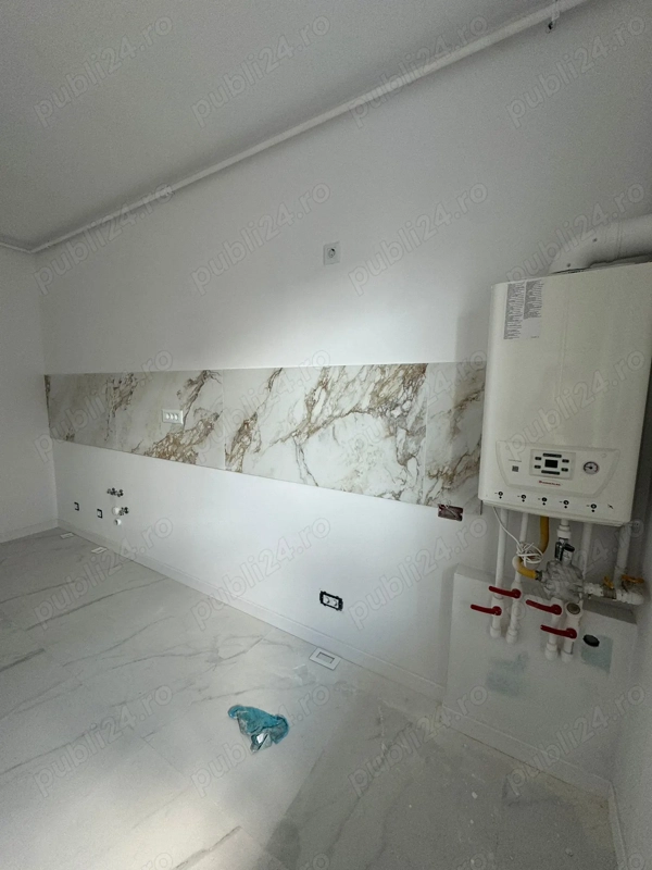 2 camere Metalurgiei Cartier Solar, liber — fotografia 3