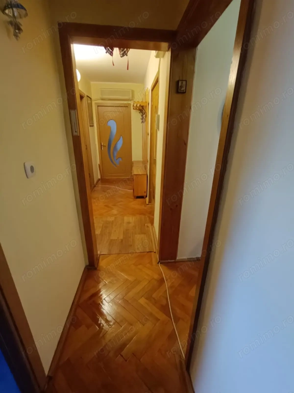 Vand apartament 3 camere, decomandat, zona Brancoveanu — fotografia 1