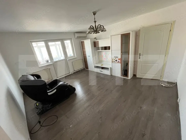 Apartament de vanzare, cu 2 camere, 54 mp, zona Micro 11 — fotografia 3