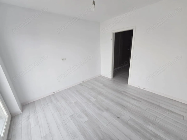 Apartament 3 camere. Decomandat. Bucatarie inchisa. GRADINA PROPRIE.Asfalt. Transport in comun — fotografia 3