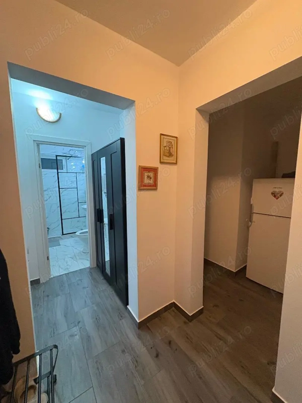 Închiriez garsonieră confort I în zona Pieței Râmnicu Sărat — fotografia 3