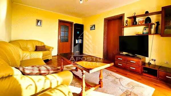 Apartament 4 camere, decomandat 2 bai, 2 balcoane, Central — fotografia 3