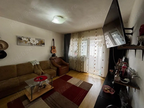 Apartament 2 camere Cartier Ostroveni zona Piata — fotografia 1